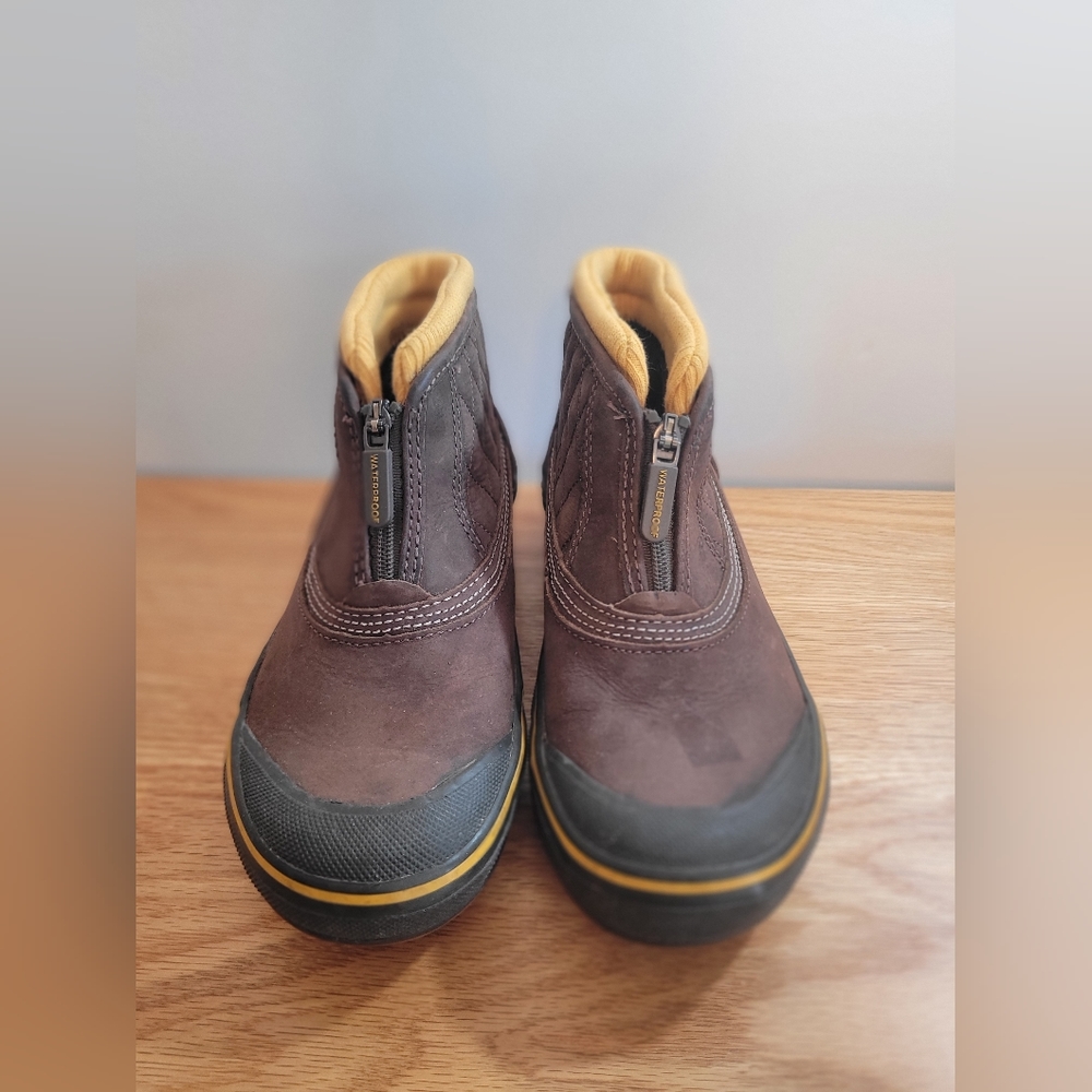CLARKS Muckers Women's Outdoor Waterproof Snow Boots Sz 5M